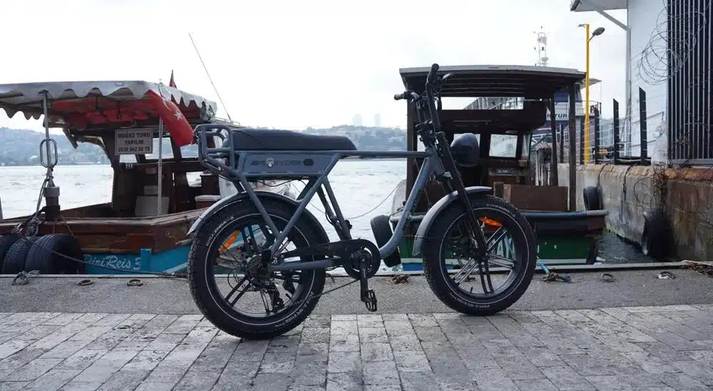 Ape Ryder V8 Limited Edition A10 - Zwart of Grijs - Uitverkoop!